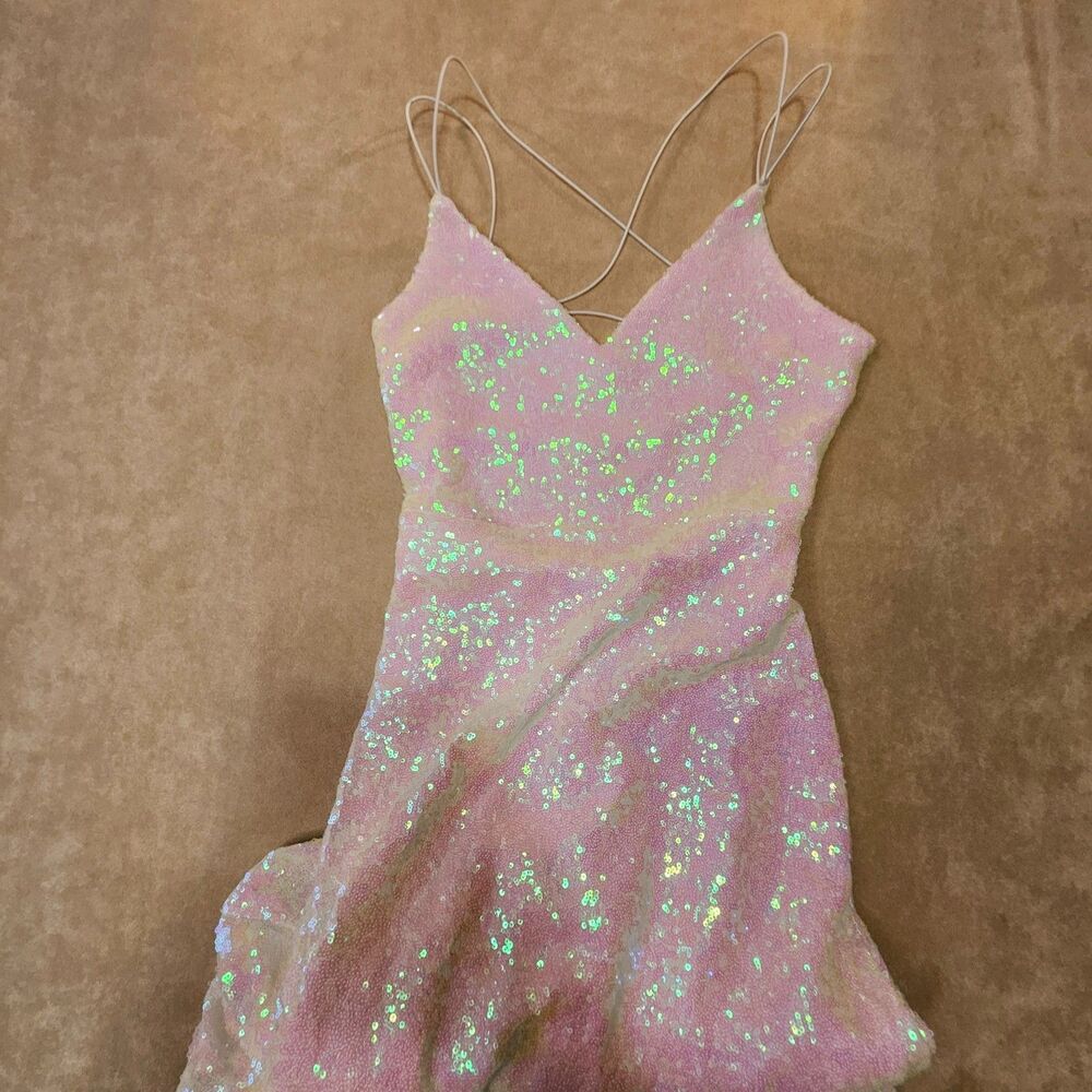 Windsor Irene Floor-Length Iridescent Sequins Gown Size Medium Prom Party Ball